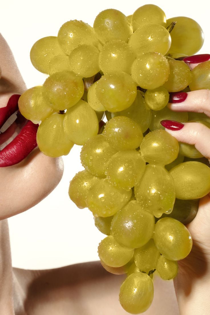 VINETONE — Vitamin C + Grape Extract Dewy Glow Brightening Body Serum